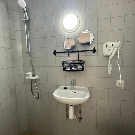 Heb Hotel 2*