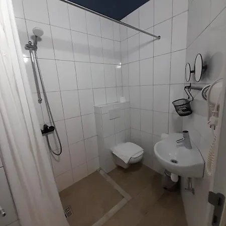 Heb 2* Ostend